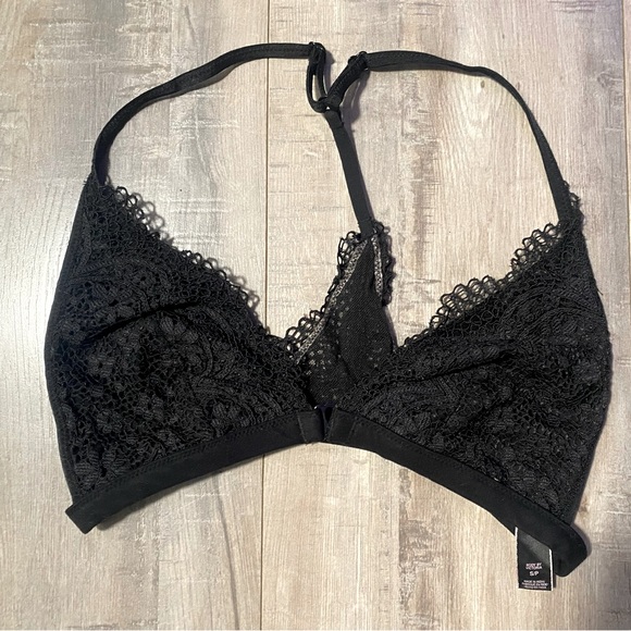 NWOT- VICTORIA’S SECRET SEXY LACE BRALETTE & CHEEKY SHORTS 💕💕 SUPER CUTE!!! - Picture 3 of 9